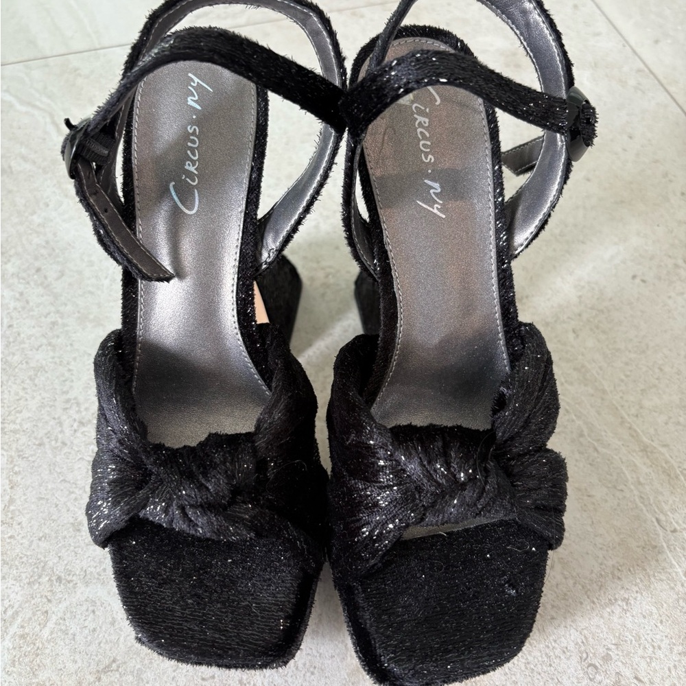 Platform Heels - Size: 6.5- NEW
